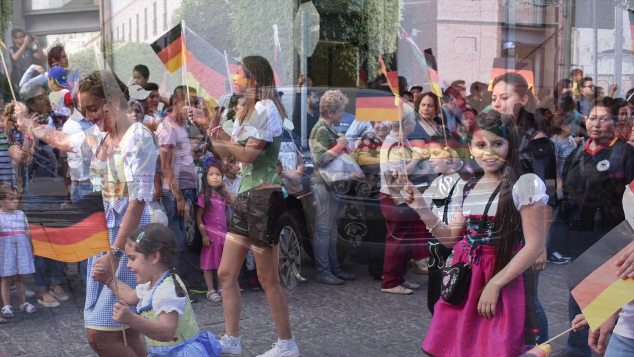 Desfile del festival de comunidades extranjeras Querétaro 2017